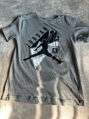 Jordan Gray Graphic Jumpman Logo Tee